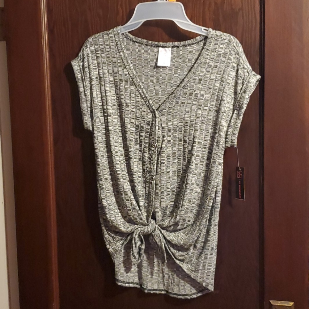 Nobo no Boundaries gray top NWT Medium